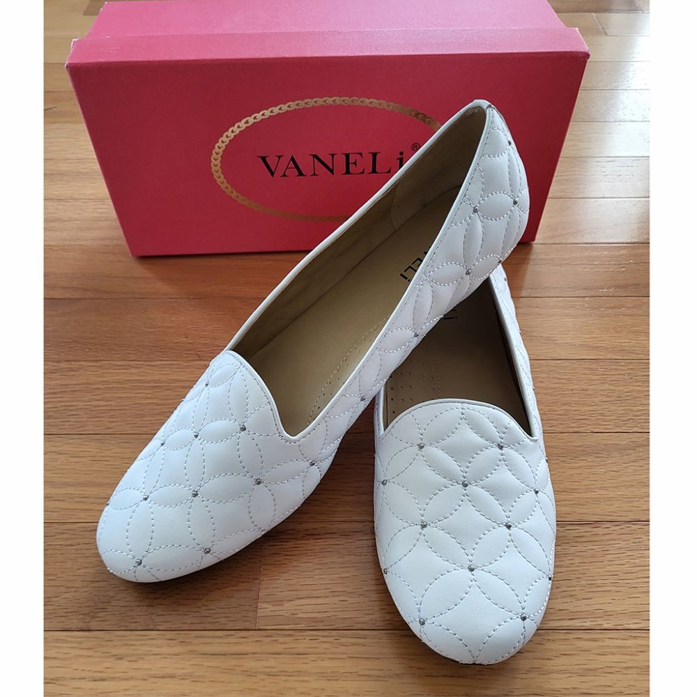 NIB VANELI "SCULLY" FLAT LOAFER OFF-WHITE LEATHER SZ 11- SZ 12 NEW IN BOX